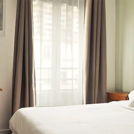 Zazie Otel 2*